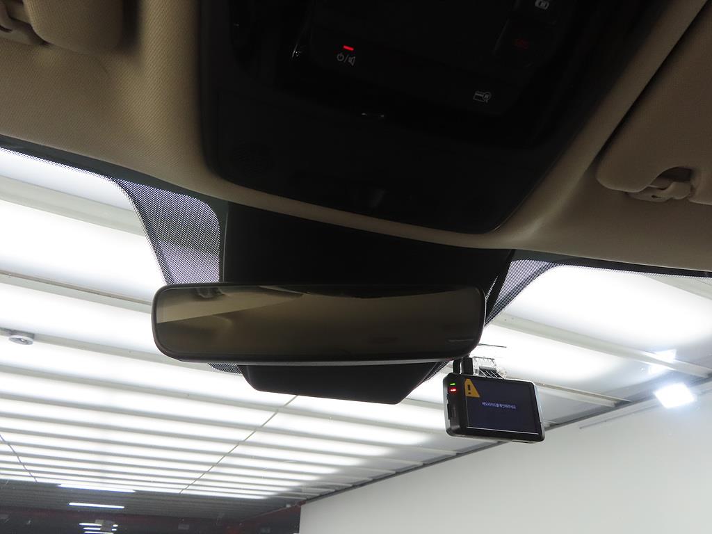 KIA Carnival - Vista 12