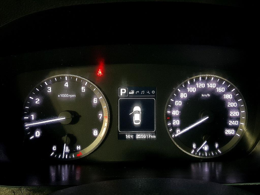 HYUNDAI Sonata - Vista 7