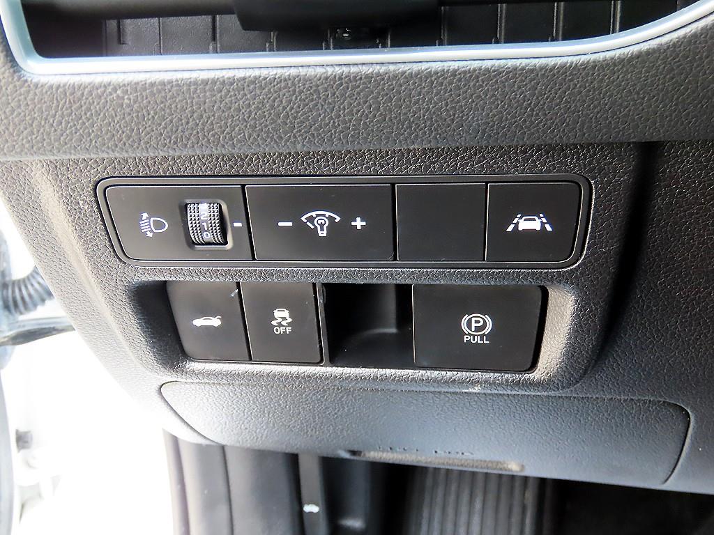 HYUNDAI Sonata - Vista 12