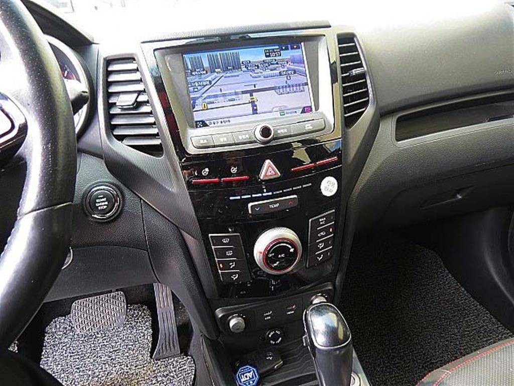 Ssangyong Tivoli 2018 Blanco - Importación desde Corea - HF Imports Iquique - Foto 8