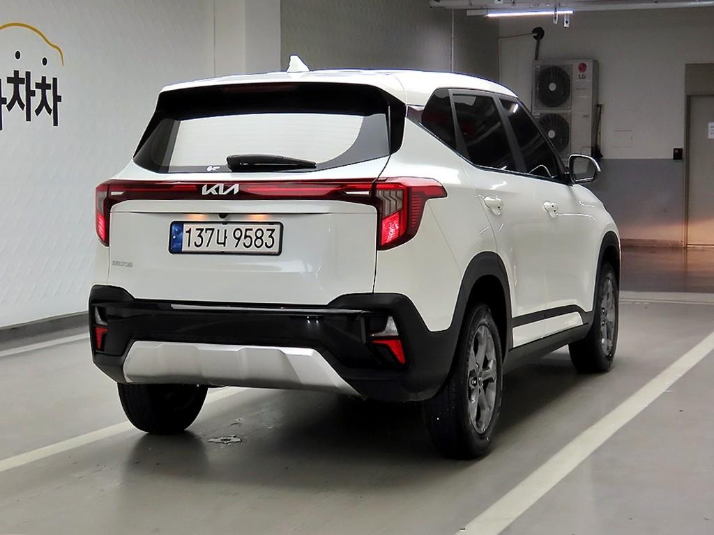 KIA Seltos - Vista 4