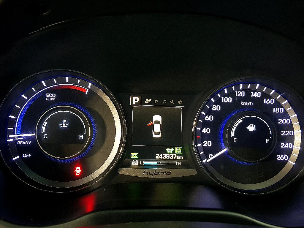 HYUNDAI Grandeur - Vista 7