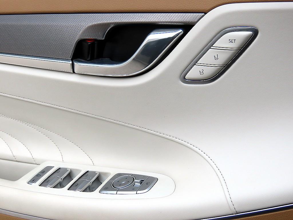 HYUNDAI Grandeur - Vista 12