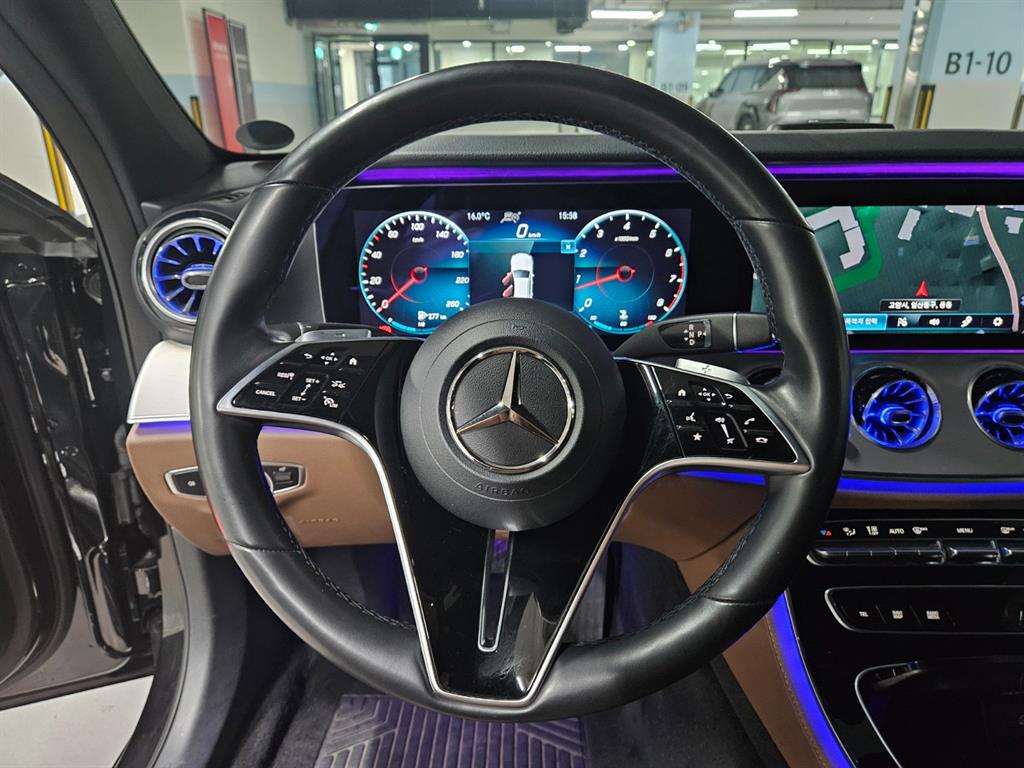 Mercedes Benz E class - Vista 10