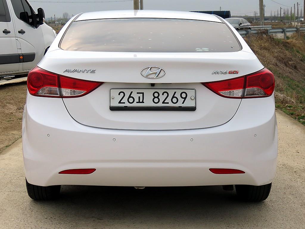 HYUNDAI Avante - Vista 4