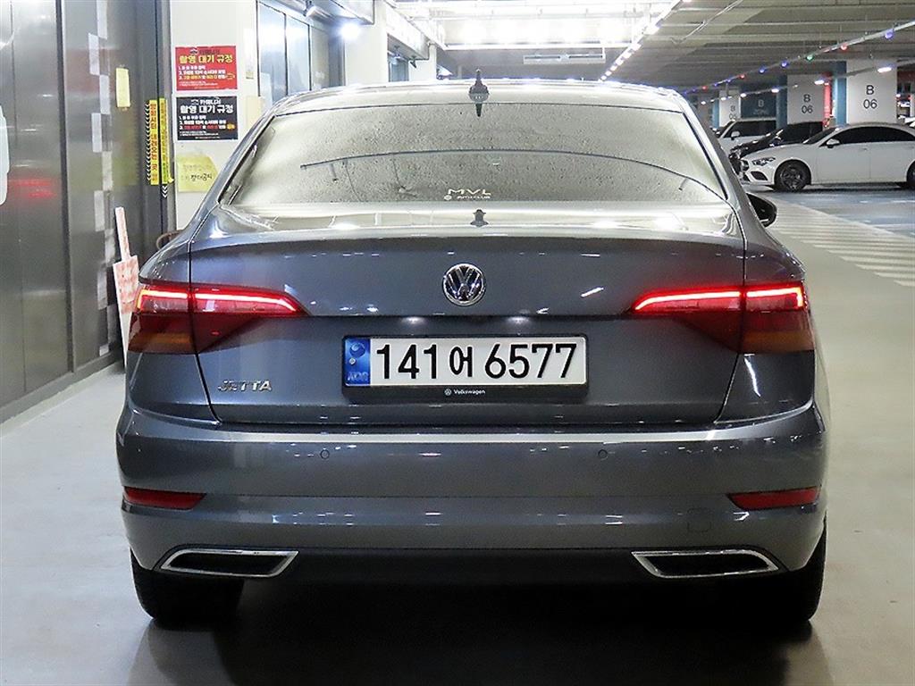 Volkswagen Jetta - Vista 5