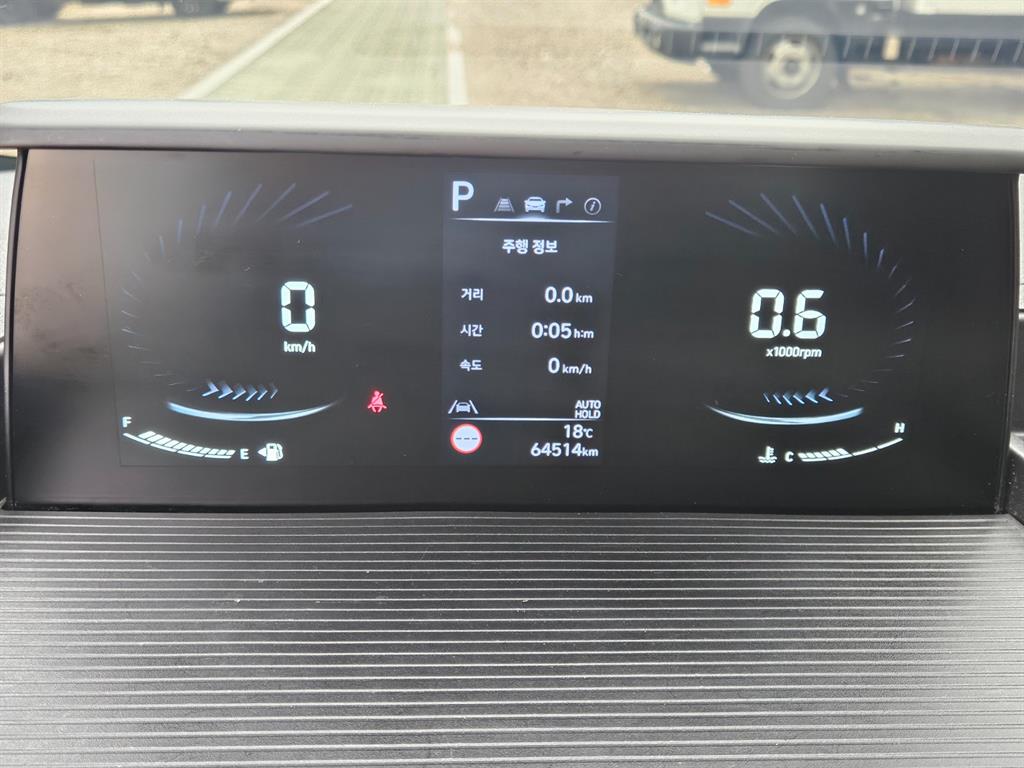 HYUNDAI Staria - Vista 8