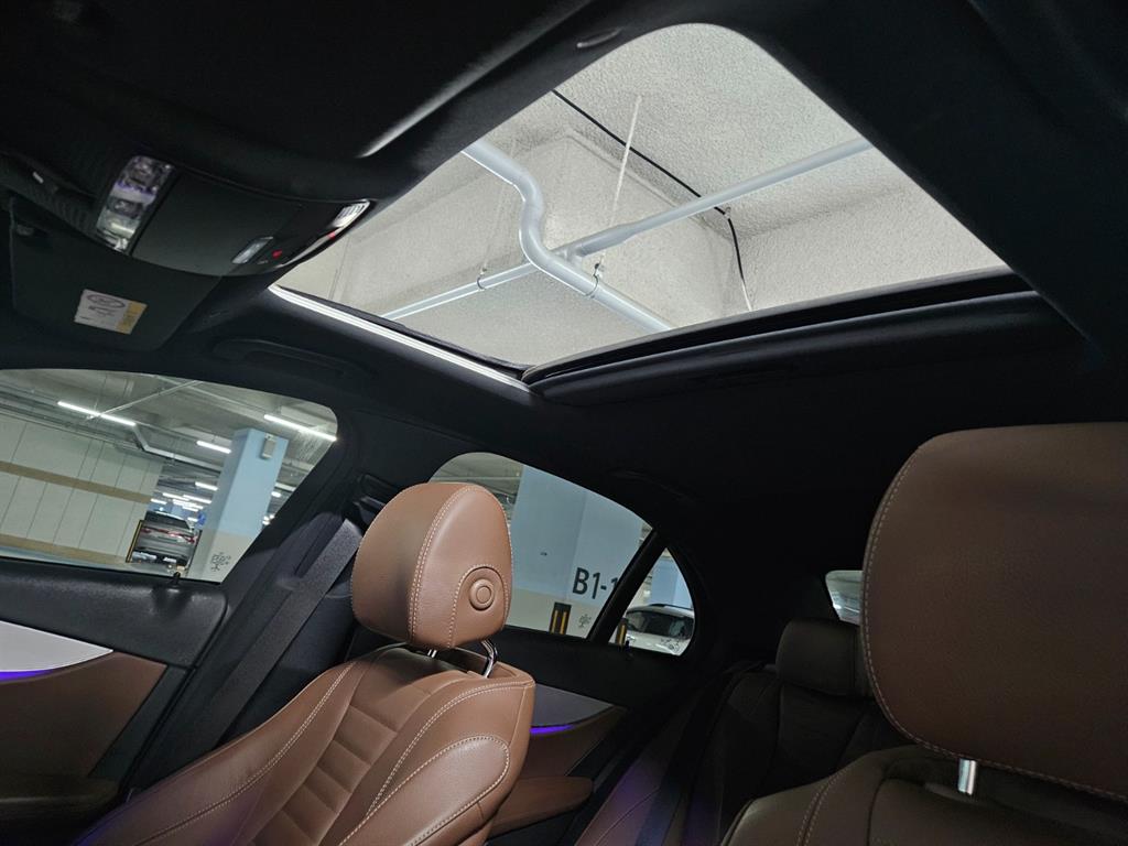 Mercedes Benz E class - Vista 11