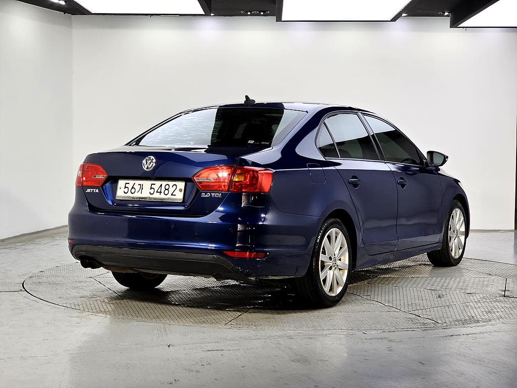 Volkswagen Jetta - Vista 4