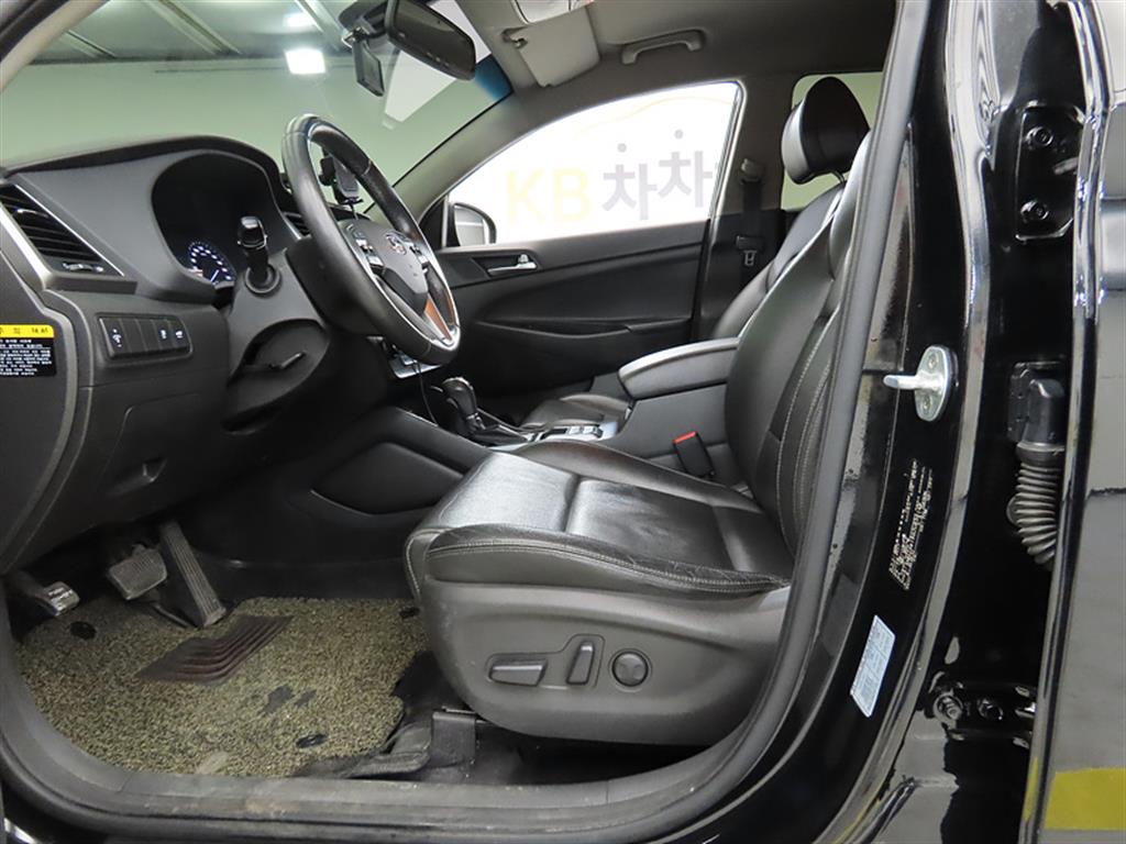 HYUNDAI Tucson - Vista 5