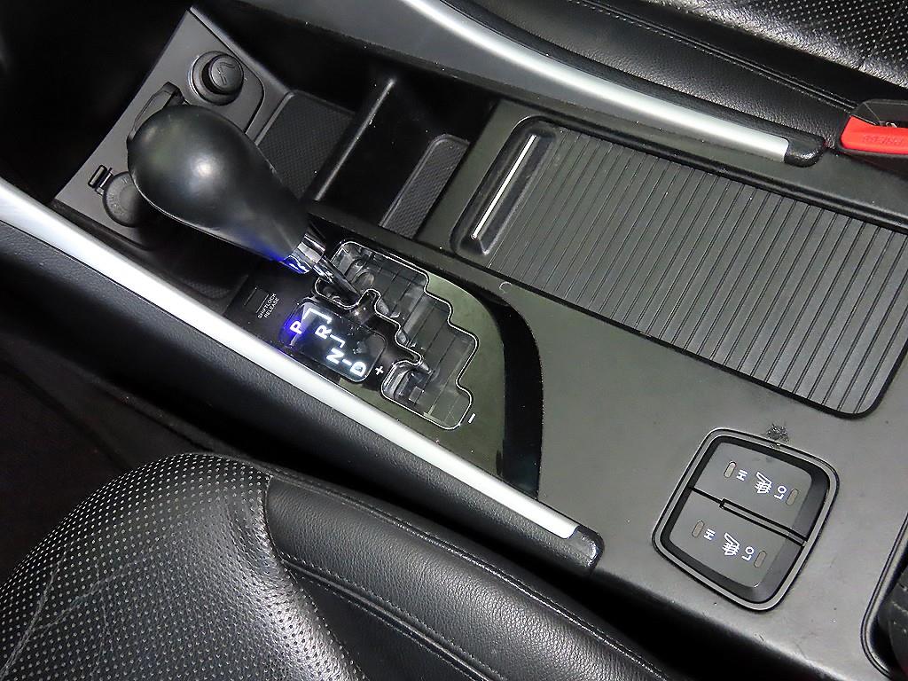 HYUNDAI Sonata - Vista 12