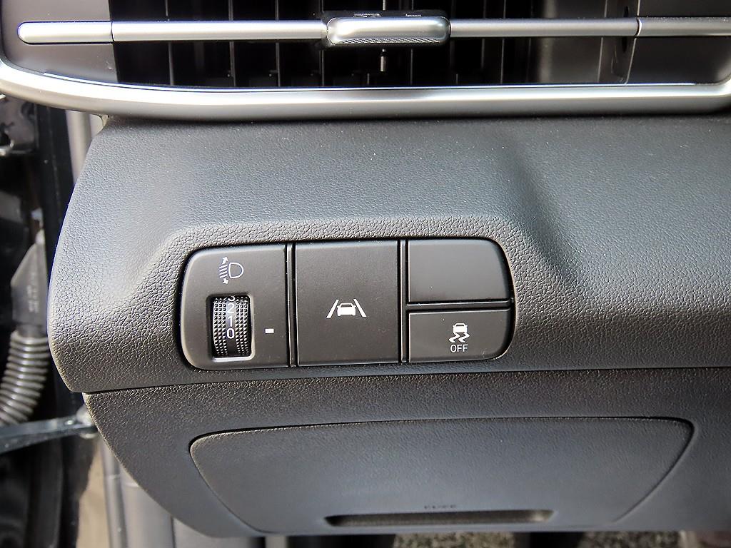 HYUNDAI Avante - Vista 12