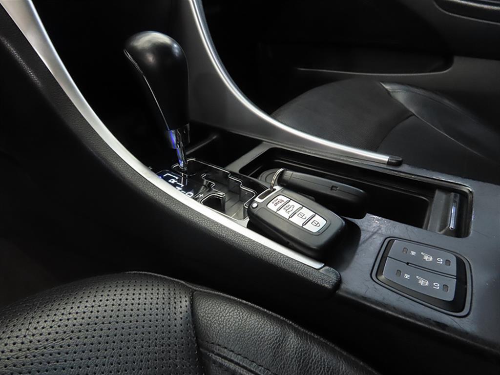 HYUNDAI Sonata - Vista 11