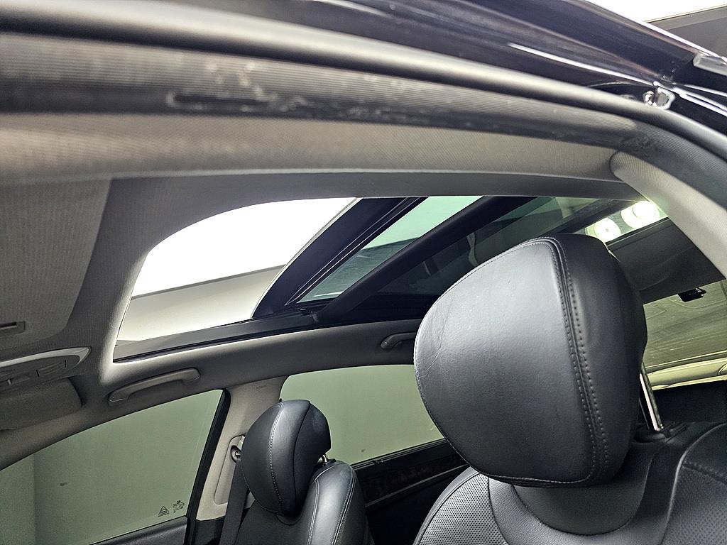 HYUNDAI Genesis - Vista 12