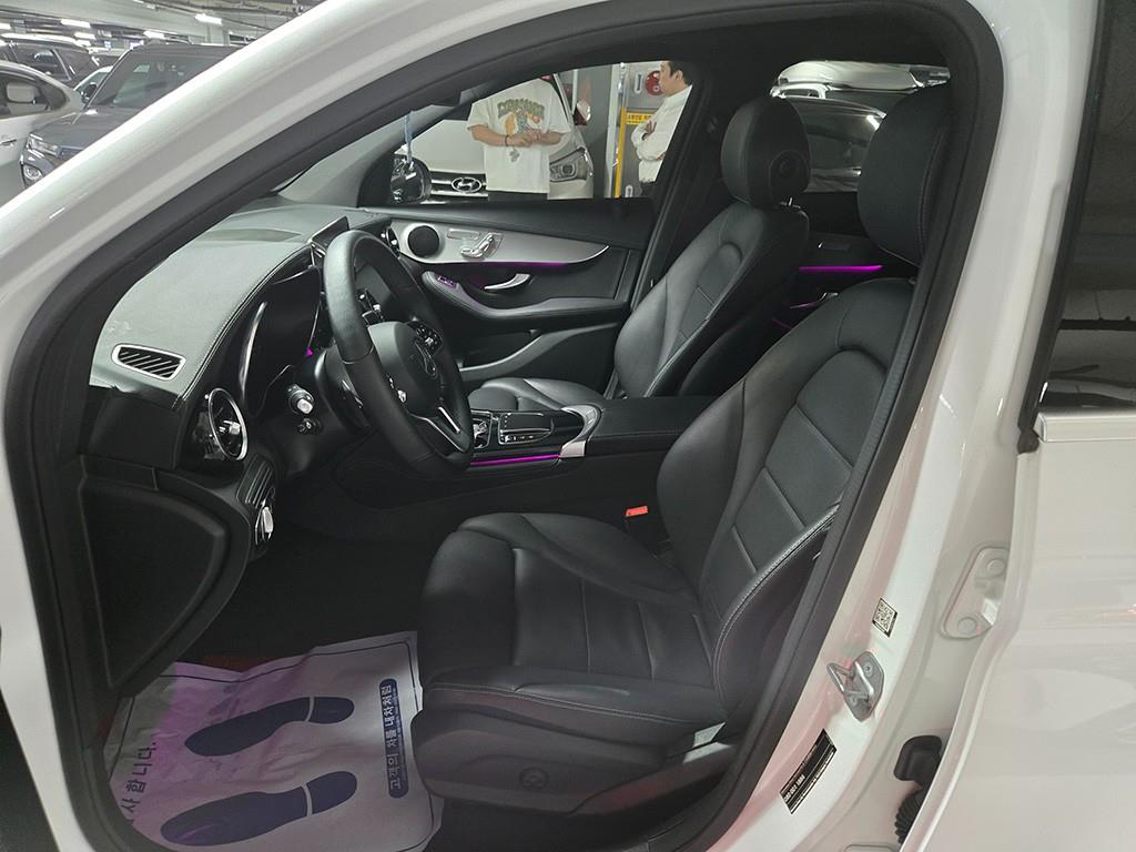 Mercedes Benz GLC Class - Vista 5