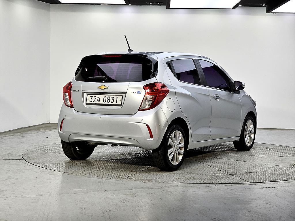 Chevrolet Spark - Vista 4