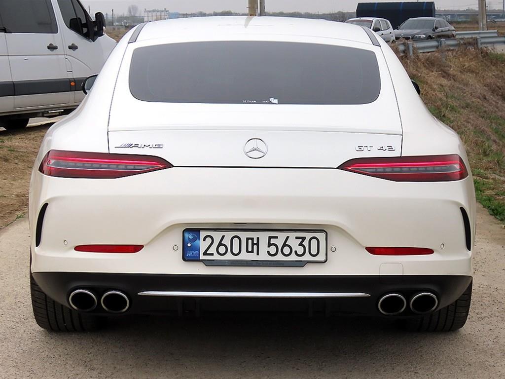 Mercedes Benz AMG GT - Vista 4