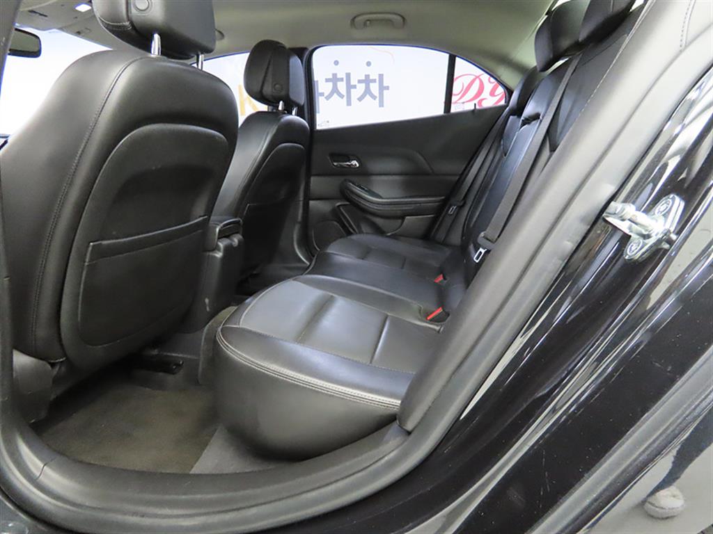 Chevrolet Malibu - Vista 6