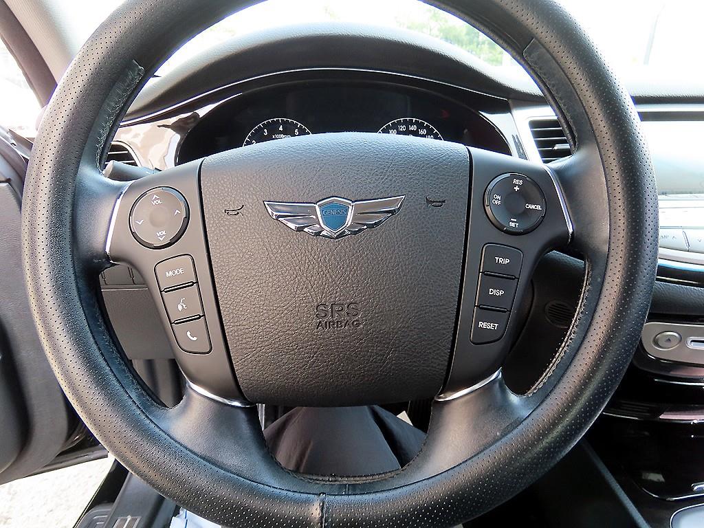 HYUNDAI Genesis - Vista 8