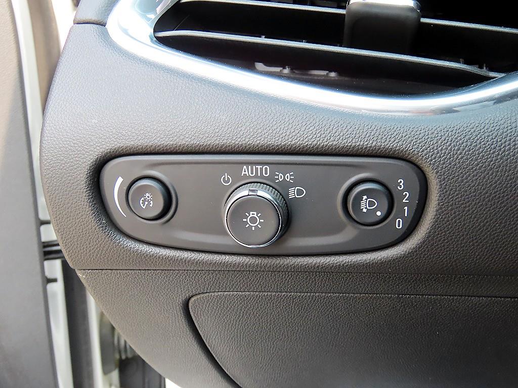 Chevrolet Malibu 2018 Blanco - Importación desde Corea - HF Imports Iquique - Foto 13