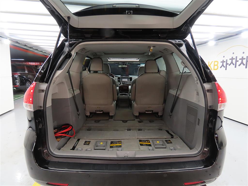 Toyota Siena 2014 Negro - Importación desde Corea - HF Imports Iquique - Foto 18