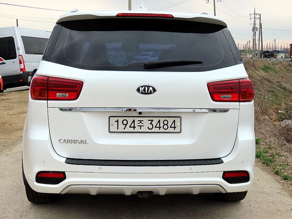 KIA Carnival - Vista 4