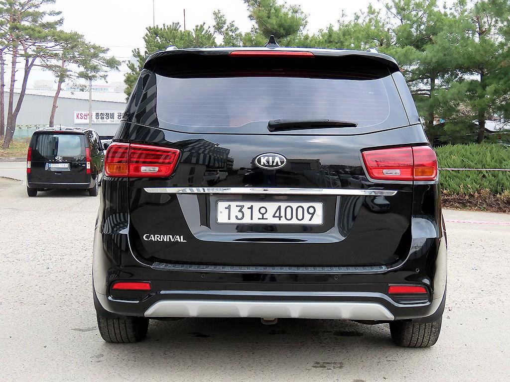 KIA Carnival - Vista 4