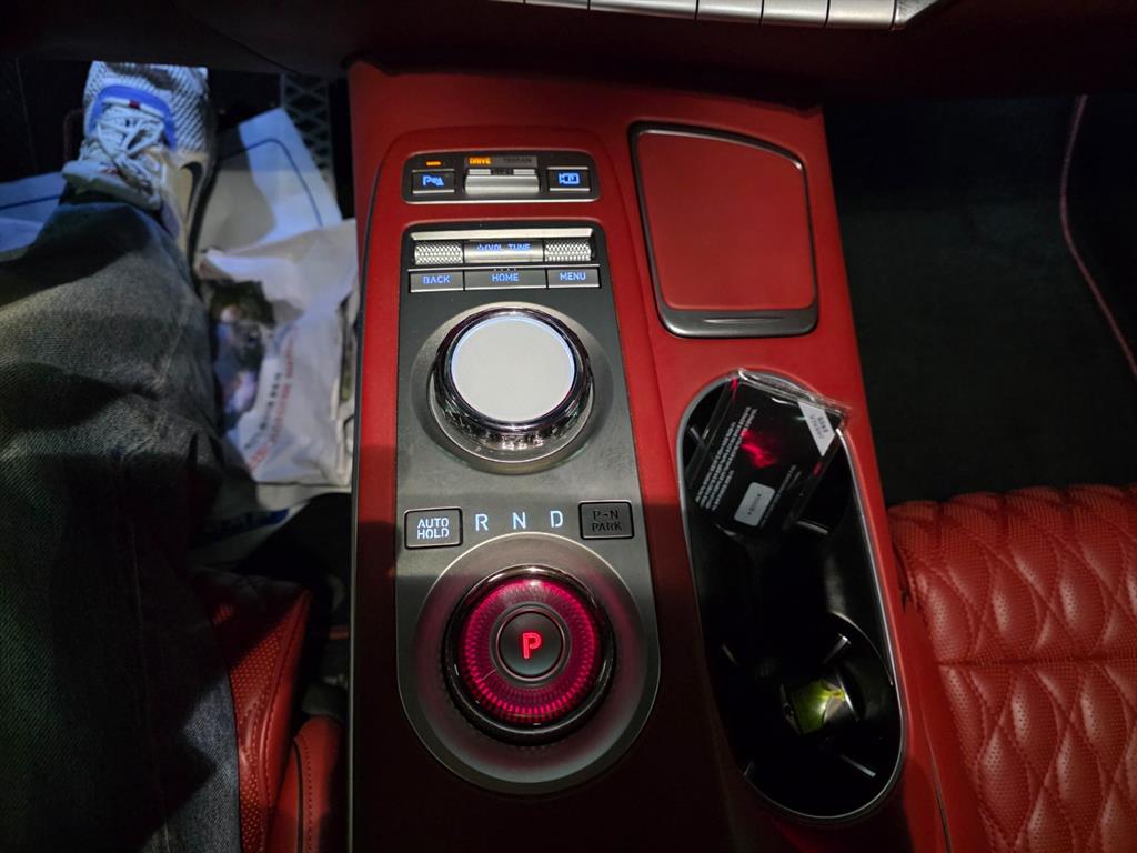 Genesis GV70 - Vista 10