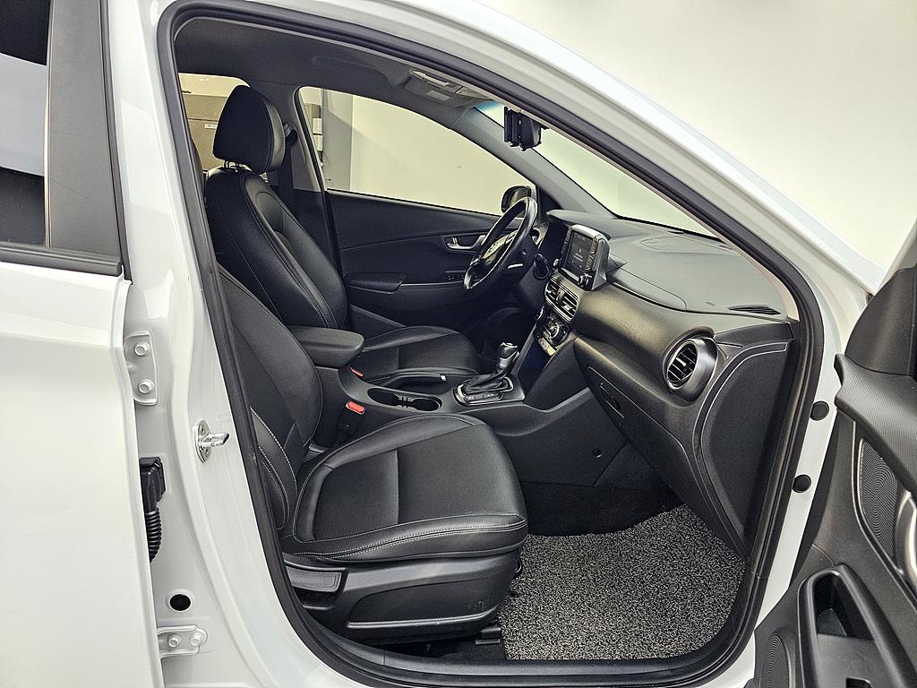 HYUNDAI Kona - Vista 11