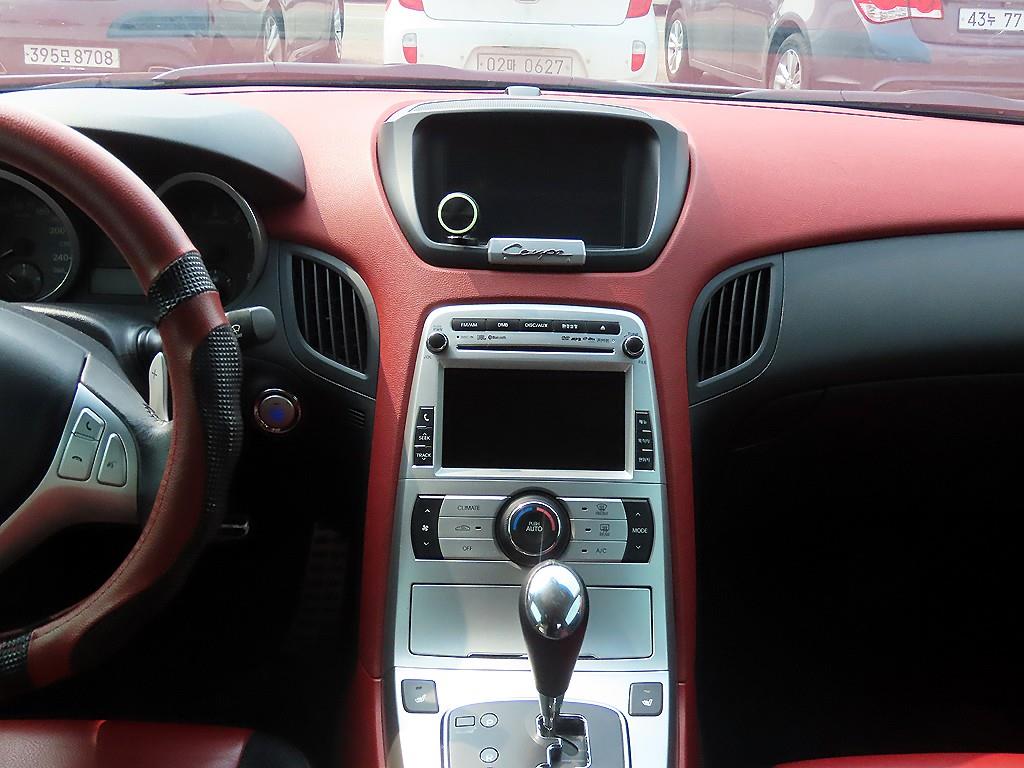 HYUNDAI Genesis - Vista 10