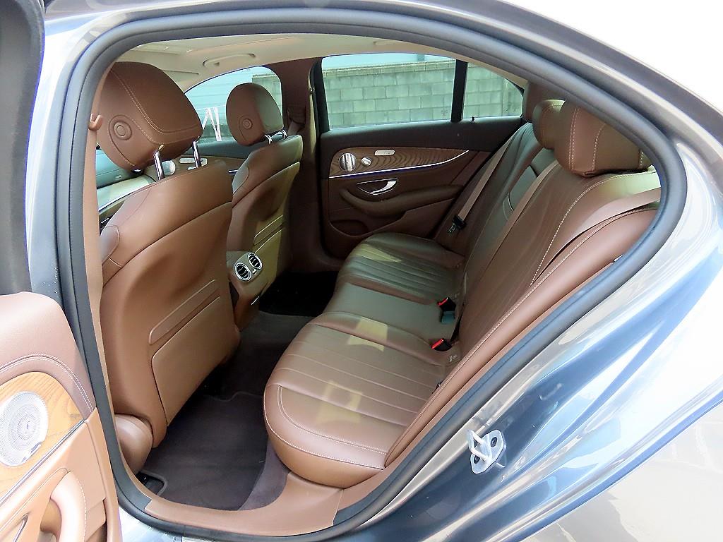 Mercedes Benz E class - Vista 7