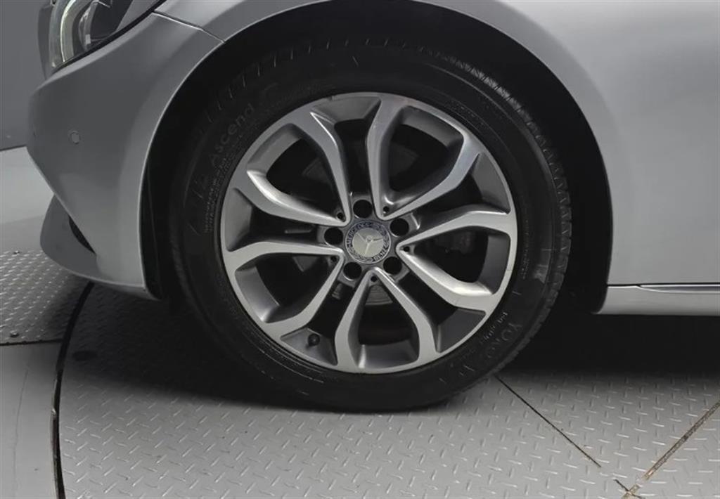 Mercedes Benz C Class - Vista 5