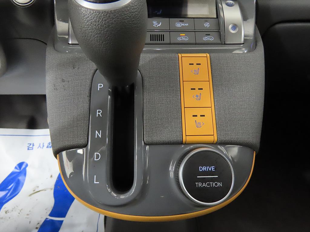 HYUNDAI Casper - Vista 10