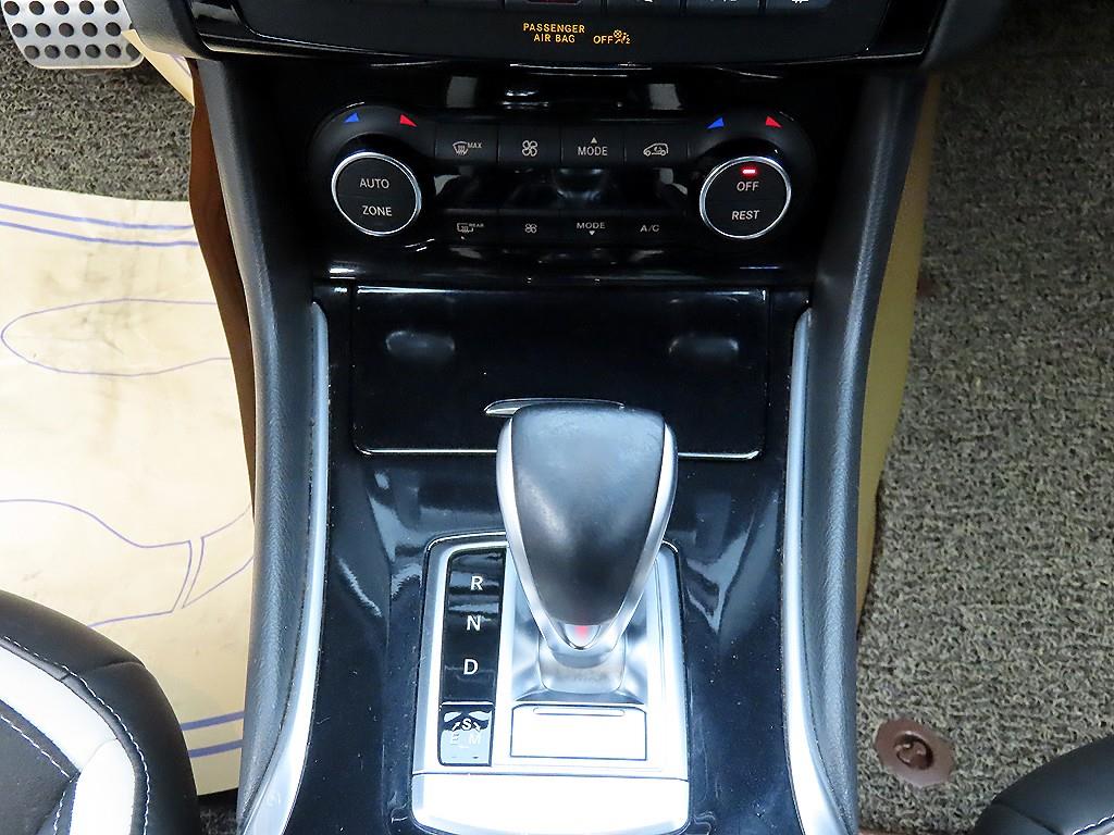 Infiniti Q - Vista 10