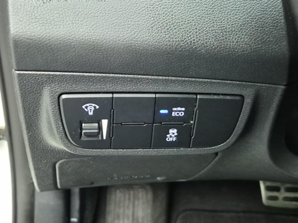 HYUNDAI Veloster 2013 Blanco - Importación desde Corea - HF Imports Iquique - Foto 17