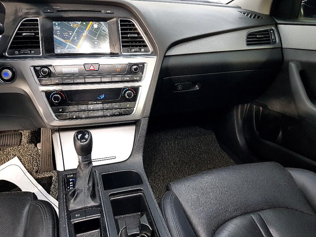 HYUNDAI Sonata - Vista 10