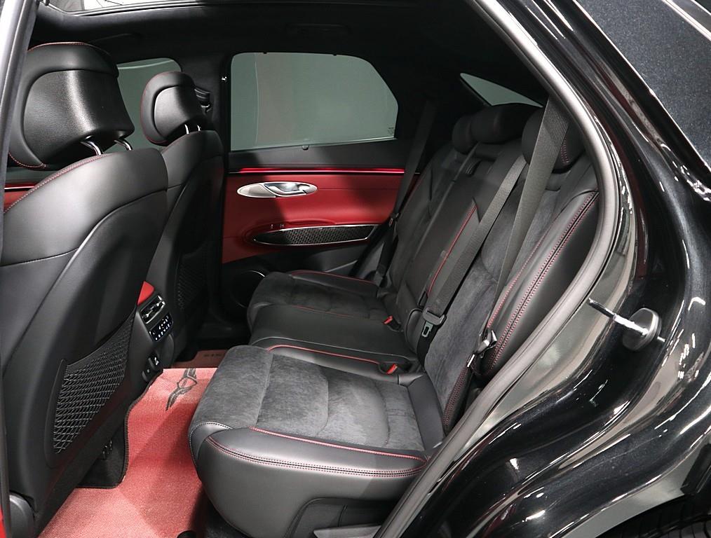 Genesis GV70 - Vista 10