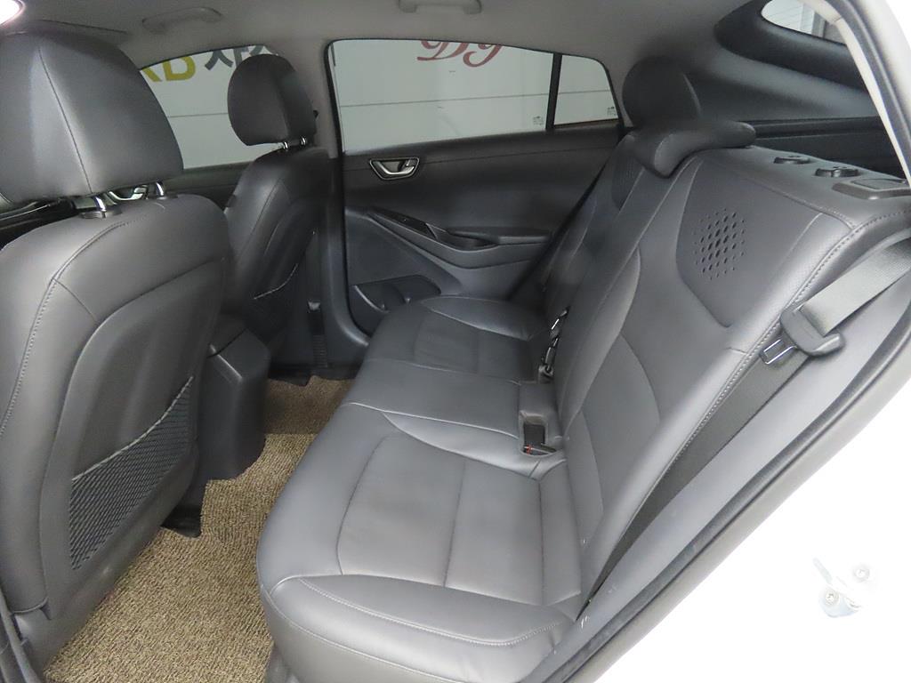 HYUNDAI Ioniq - Vista 8