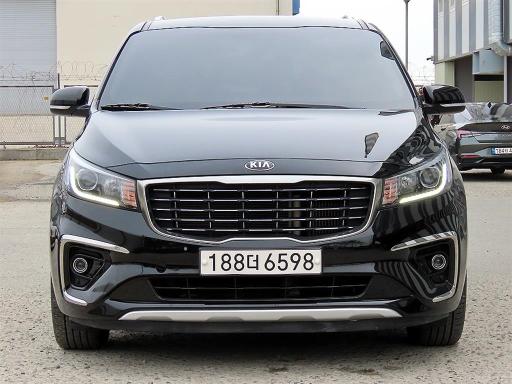 KIA Carnival 2020 Negro - Importación desde Corea - HF Imports Iquique - Foto 1