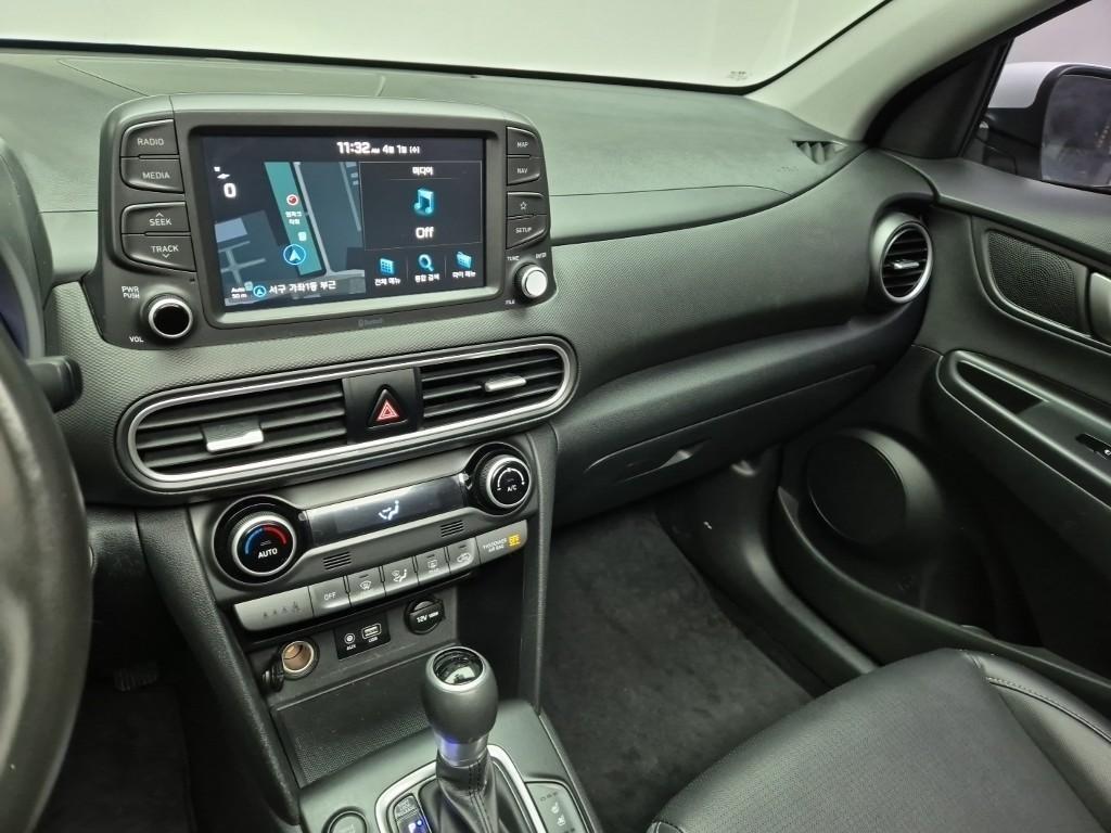 HYUNDAI Kona - Vista 11