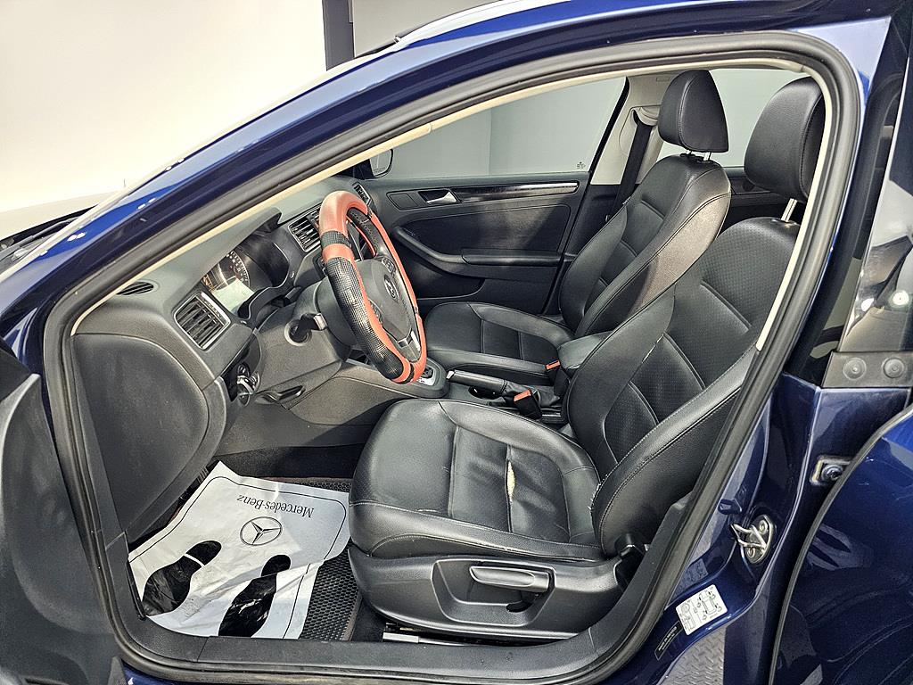 Volkswagen Jetta - Vista 8