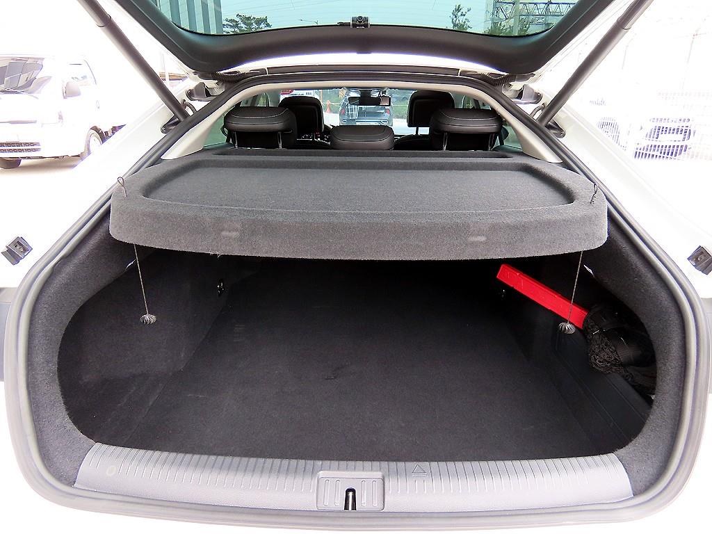 Volkswagen Arteon 2019 Blanco - Importación desde Corea - HF Imports Iquique - Foto 17