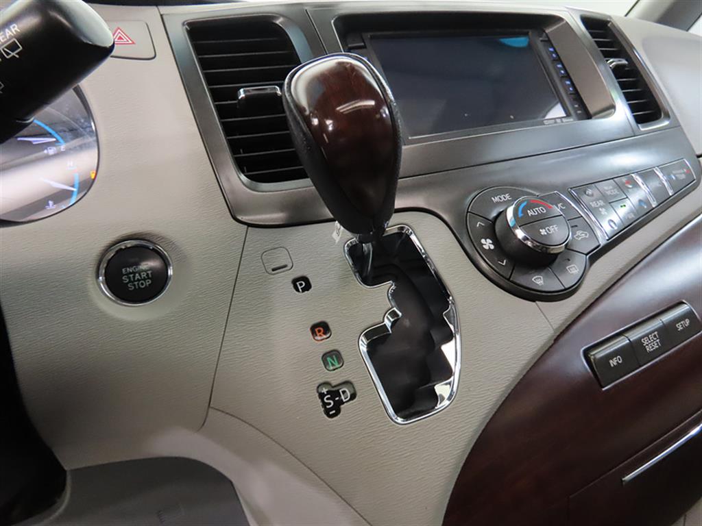 Toyota Siena - Vista 9