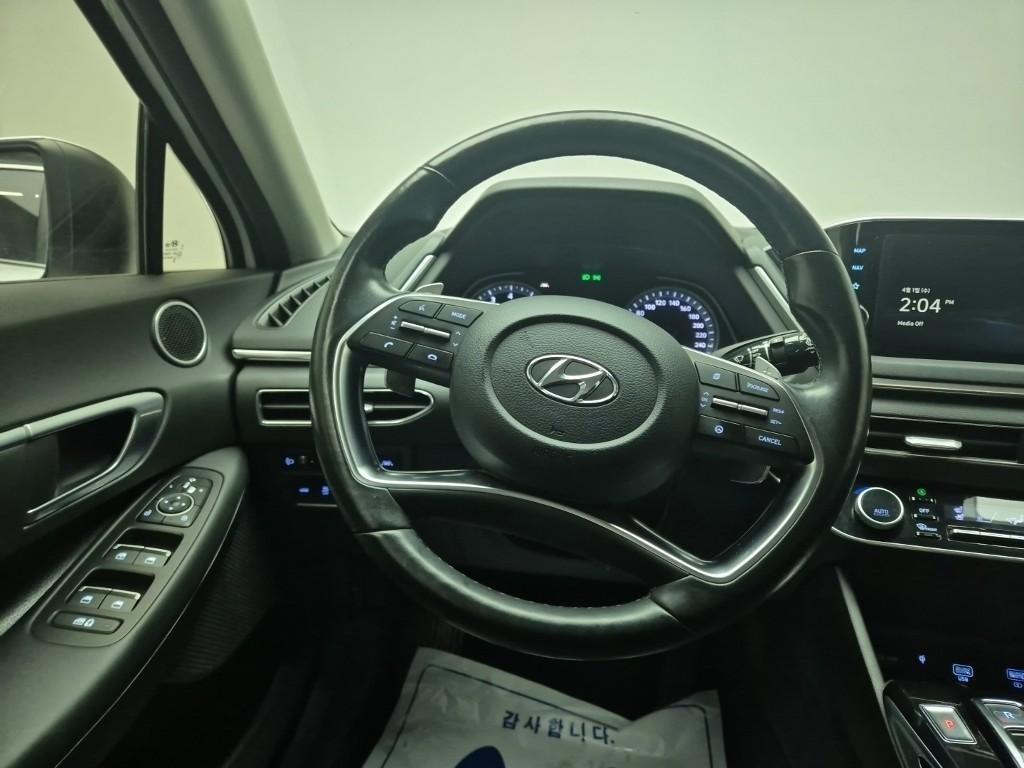 HYUNDAI Sonata - Vista 8