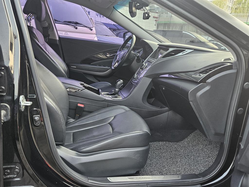 HYUNDAI Grandeur - Vista 7