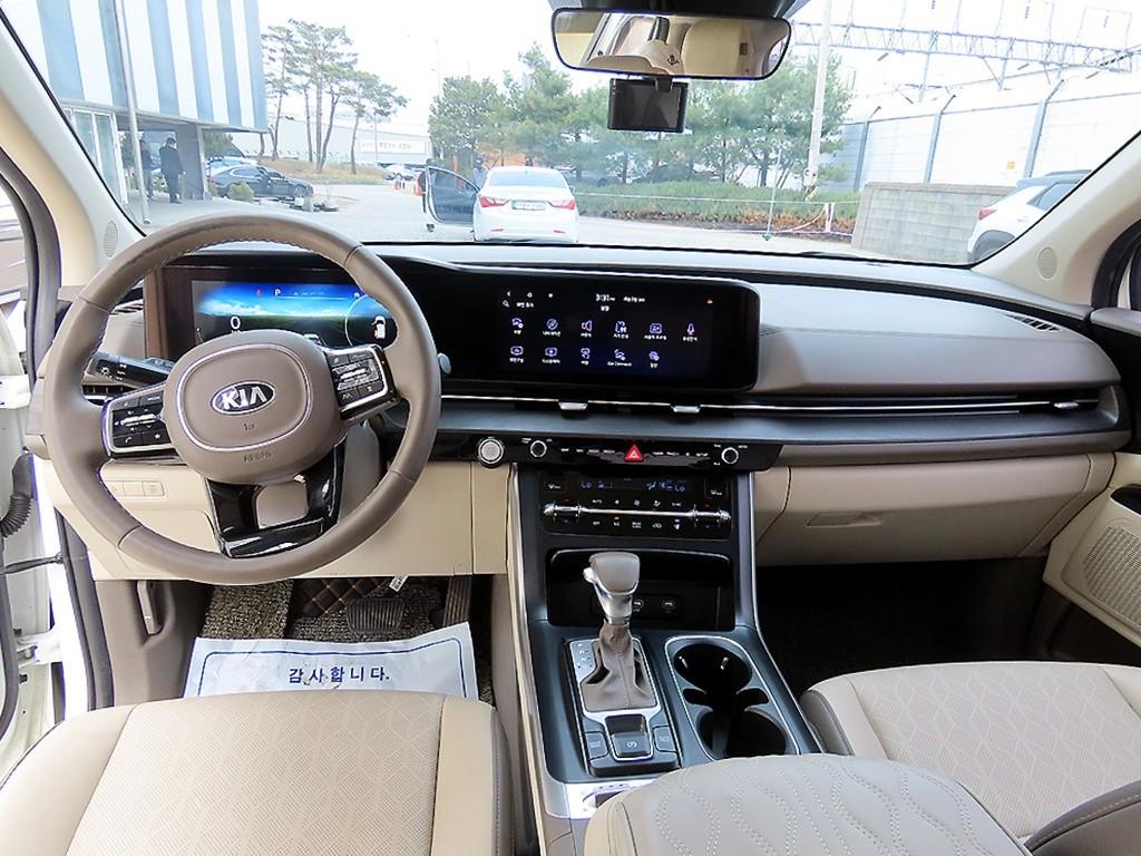 KIA Carnival - Vista 8