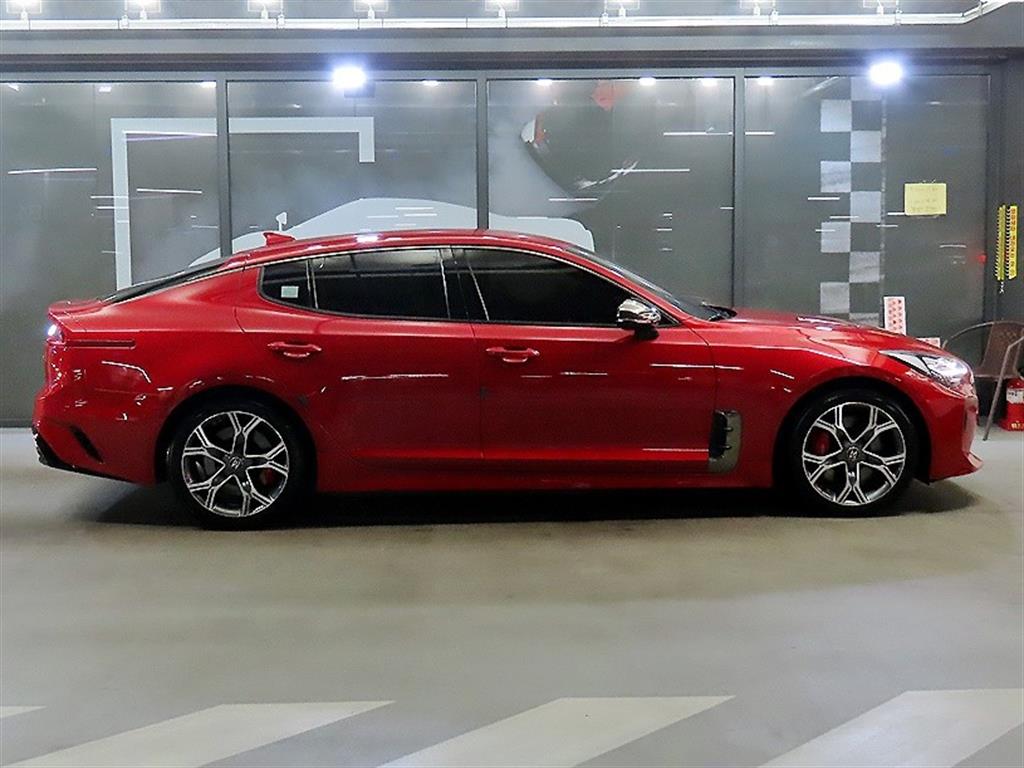 KIA Stinger - Vista 3