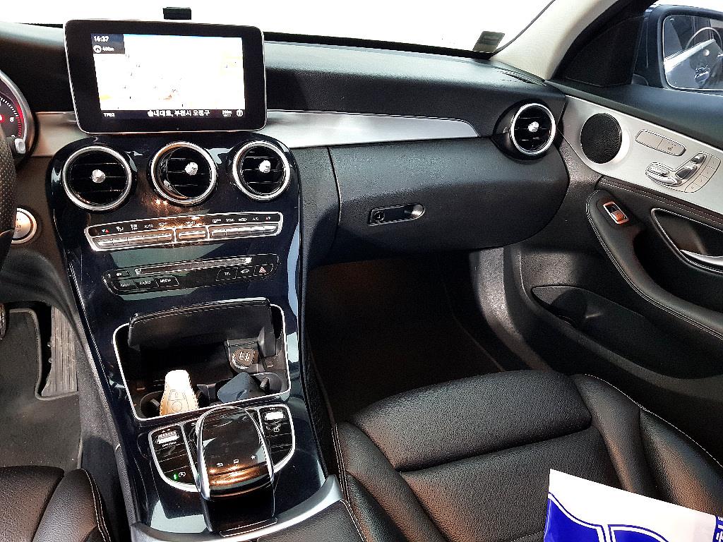 Mercedes Benz C Class - Vista 10