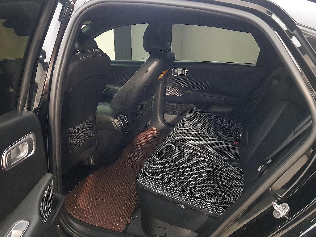 HYUNDAI Ioniq 6 - Vista 9