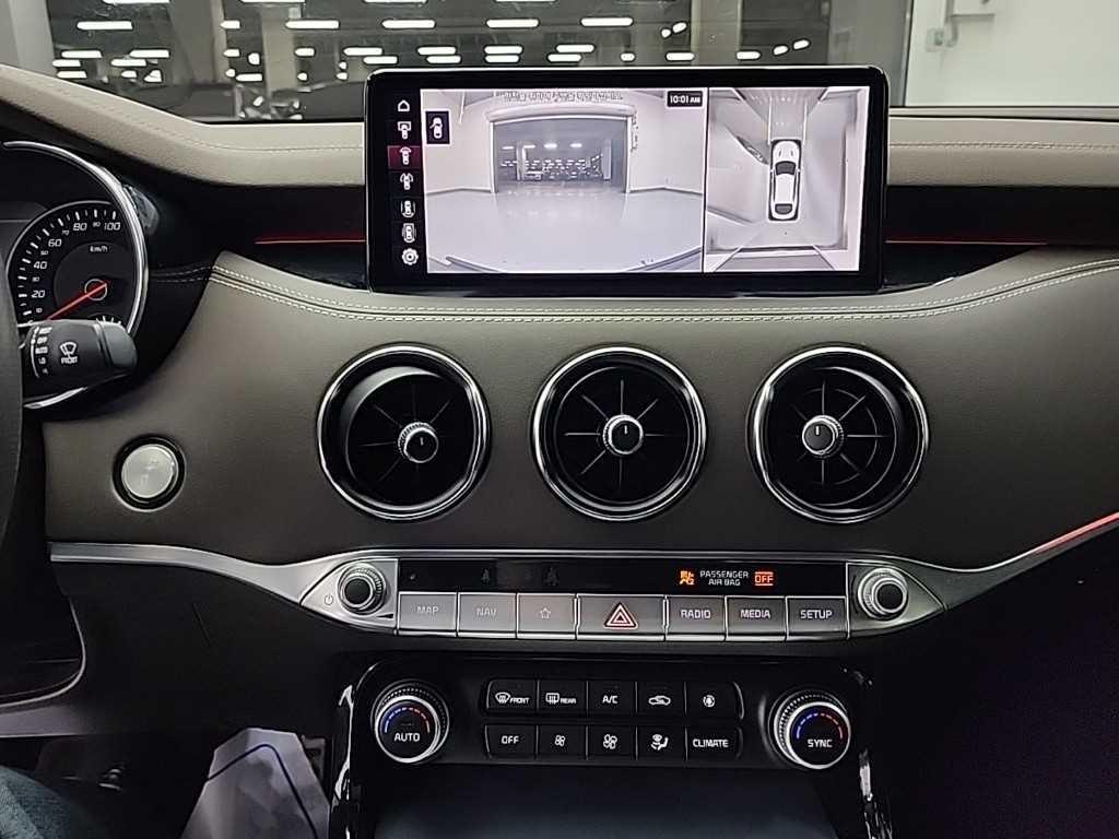 KIA Stinger - Vista 10